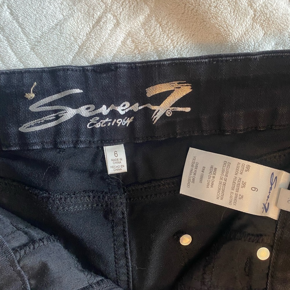 Seven7 Black Women's Jeans with Silver Logo